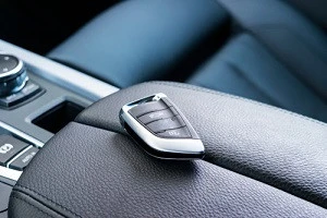 意外と知らない交通違反 キーの車内放置