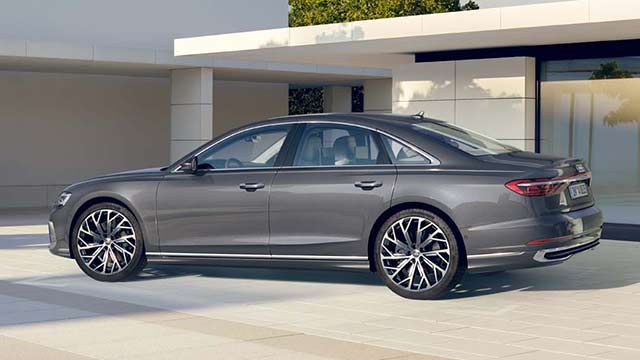 アウディ左ハンドル車種 Audi A8