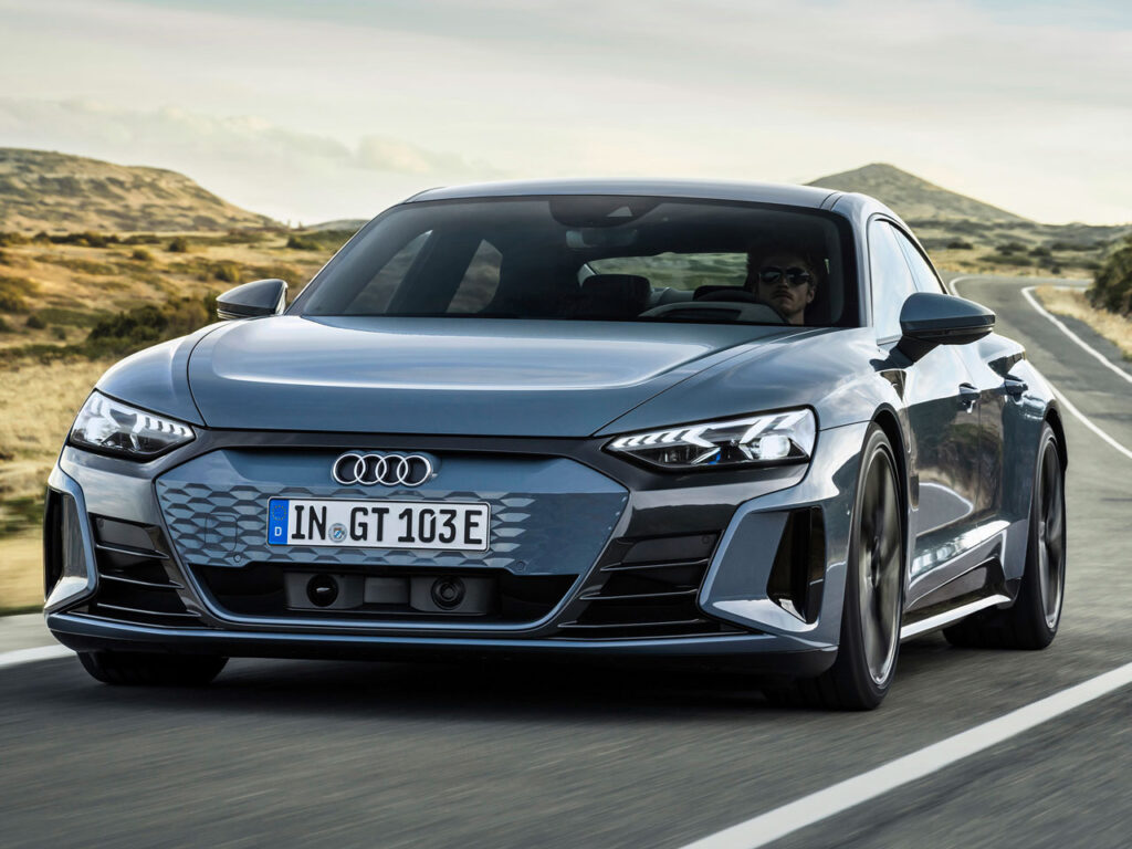 アウディ左ハンドル車種 Audi e-tron GT quattro
